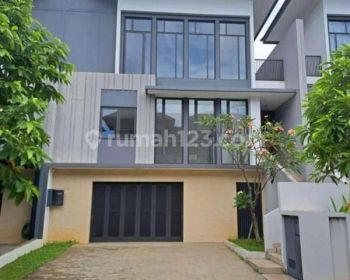 Rumah Mewah Premium  3lt di cluster Lakewood Navapark BSD City