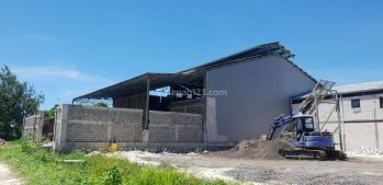 di Jl mahendrata Gudang  800 m Baru