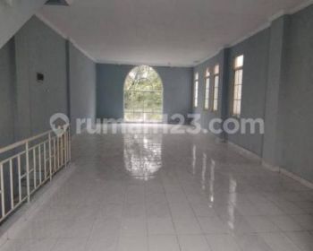 Sewa Ruko Manyar Ruko PIK jalan Boulevard