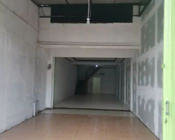 Disewakan gudang depan jalan besar dekat harapan Indah