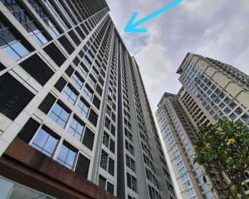 Sewa Kantor Furnished di Kemayoran lengkap dengan meja kursi AC