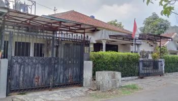 Jual Rumah Hitung Tanah di Turangga Lokasi Favorit