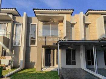 Rumah Golf Island Cluster Violin Ukuran 8x15m