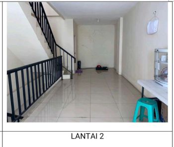 Ruko 3 Lantai di lingkungan Apartemen