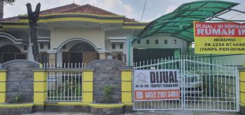 DISEWAKAN Rmh seluas 300 M luas tanah 477 M
