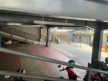 Gedung Ruang Usaha Pluit Sebrang Pluit Village Traffic Ramai