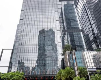 Regus - Jakarta Revenue Tower (Kantor Pribadi 1 orang)
