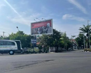 Rumah Strategis Hook Jalan Raya Cocok dibangun Hotel,Kantor,Ruko