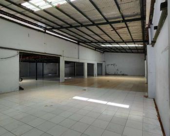 disewakan gudang luas siap pakai strategis di holis permai