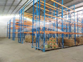 Gudang Luas Jalur Kontainer Siap Pakai Parit Sembin Pontianak Kota