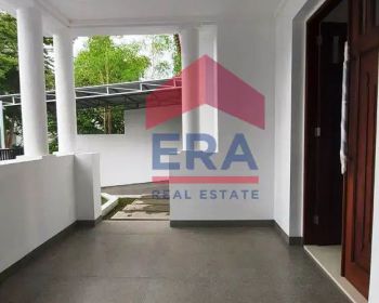 Rumah Layout Luas di Cluster Golf Araya Harga Murah