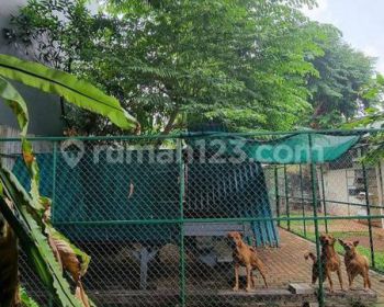 Rumah lama hitung tanah di jual daerah Menteng prime