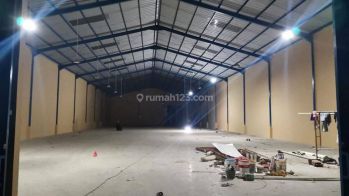Gudang Bagus Luas 1.200 M Di Kavling Dpr Cipondoh Tangerang