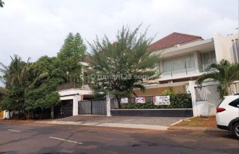 Rumah Mewah di Kota Wisata 2 Lantai Siap Huni