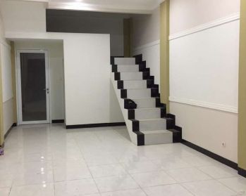 Disewakan Ruko 2 Lantai Strategis Dekat Bintaro Bs11176