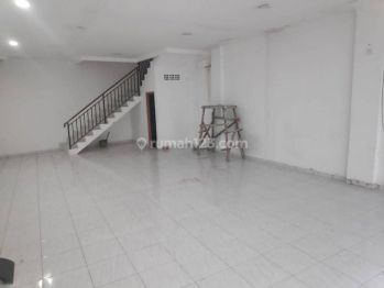 Disewakan Ruko 5x17m2 3 Lantai di Jelambar