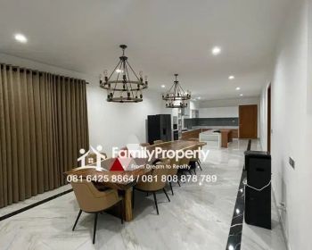 Disewakan Rumah Baru Mewah Furnished di Gajah Mungkur, Semarang