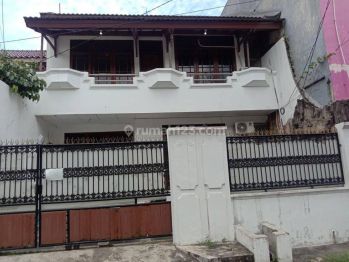 Rumah Strategis 2 Lantai di Pondok Kelapa, Jakarta Timur