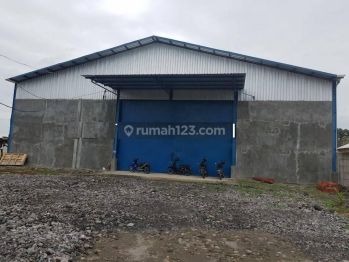 Gudang Siap Pakai di Jalan Demak Godong, Demak