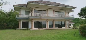 Di jual Sebidang Tanah bonus bangunan Villa di Puncak, Cisarua