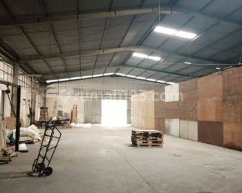 Pabrik Leuwi gajah industri dekat exit tol Baros.akses container .