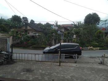 Dijual Rumah hitung Tanah Lokasi Bagus Pinggir Jalan Parongpong - Lemb