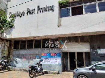Gedung 2 lantai di jalan Sikatan ex Surabaya tembus jl Niaga Samping