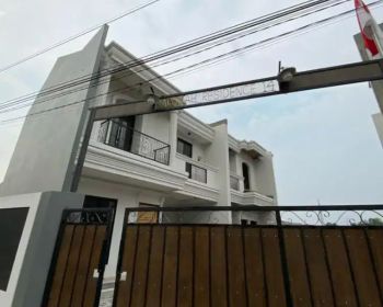 10 MENIT KE STASIUN DEPOK SIAP HUNI