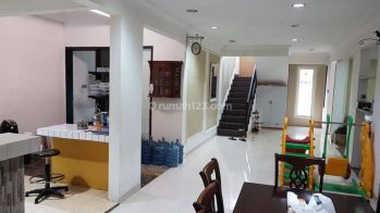 Rumah Di Muara Karang - Penjaringan Jakarta Utara, SHM, 4+1 kamar