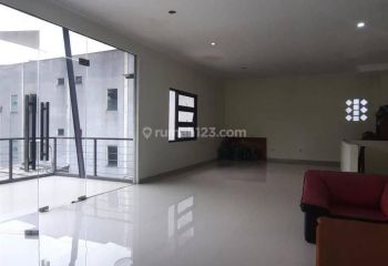 Gudang Dijual Plus Kantor di Sayap Soekarno Hatta