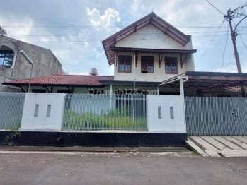 Disewakan rumah bagus siap huni di komplek turangga