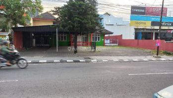 Tanah dan Bangunan Pinggir Jln Raya Ungaran Timur