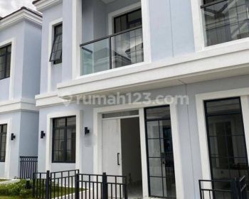 Rumah 3 Lantai Baru di Lavon Swan City , Tangerang