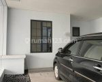 thumbnail-rumah-3-lantai-baru-di-lavon-swan-city-tangerang-2