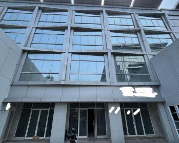 Rukan golf island Pantai indah kapuk 4,5x15 3lantai