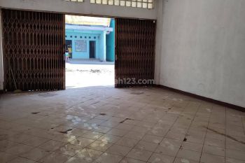 Dijual 2 Ruko Rendeng 3 Lantai Siap Pakai di Mainroad Holis