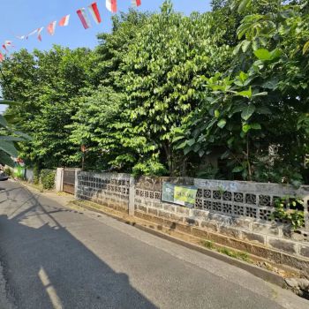 Rumah induk tua hitung tanah