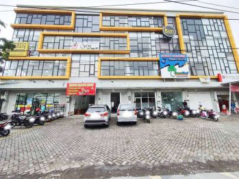 Ruko di Raya Dharmahusada