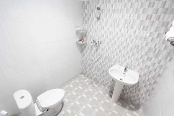 Hotel Family 10 Kamar di Jalan Solo Hanya 5,5 Milyar NEGO