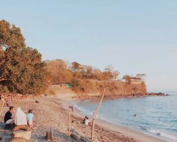 Tanah Murah + Luas 300Are Di Bibir Pantai Batu Layar,Cocok Untuk Hotel