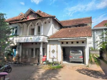 dijual kost 2 lantai dekat kampus