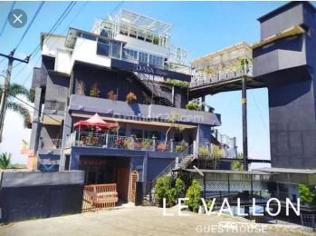 Di sewakan ruang usaha hotel dan kafe di area dago bandung