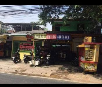 Dijual Rumah Hitung Tanah di Pinggir Jalan Raya Daerah Kemang Jakarta