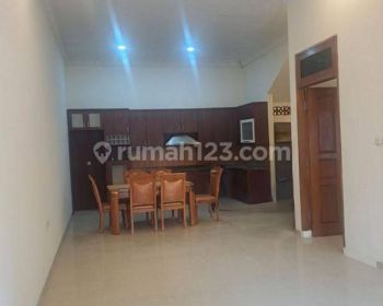 Rumah Sunter 3.5 Lantai Bagus Lokasi Oke