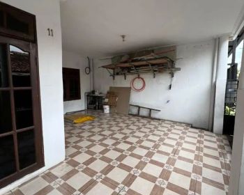 Luas, cocok utk tinggal dan usaha