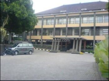 Hotel Aktif Terawat Mainroad Jalan Raya Lembang