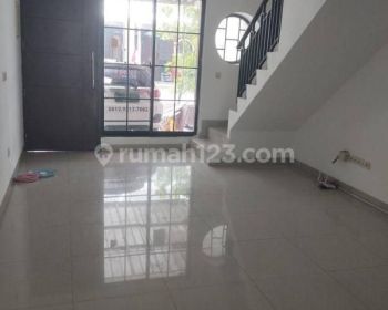 P Rgn Disewakan Rumah 4x20 Cluster East Asia Green Lake City