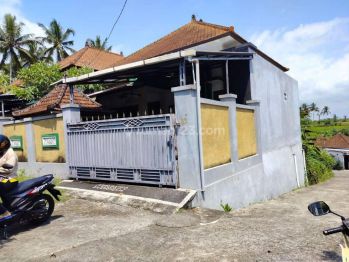 Jual rumah lt 1 luqs tanah ,25are hrga 679 jt di Jln perumahan puspa asri bantas