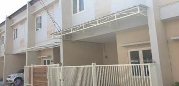Perumahan rumah baru Dijual murah mewah 2lantai bisa kredit surabaya.