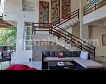 Dijual villa view sungai dan pegunungan ubud